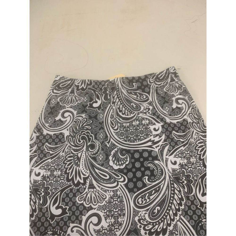 Paisley Patterned Skirt - Picture 4 of 6